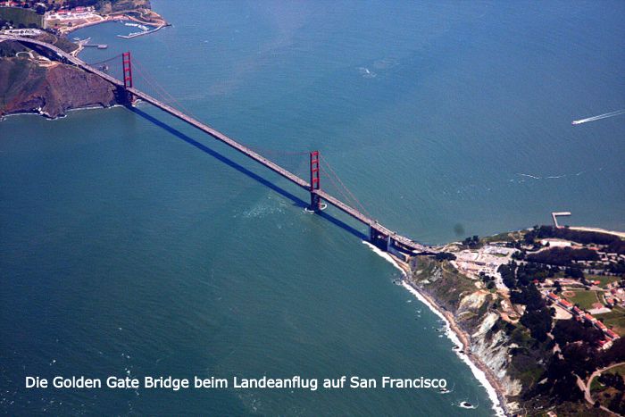 Die Golden Gate Bridge beim Landeanflug auf SFO