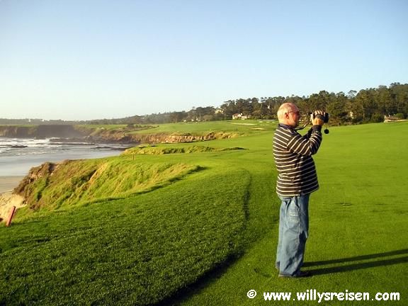 Willy&nbsp;auf&nbsp;dem&nbsp;heiligen&nbsp;Rasen&nbsp;des&nbsp;Golfclubs&nbsp;Pebble&nbsp;Beach